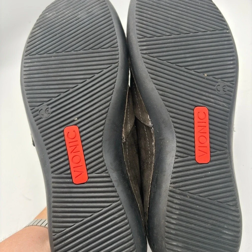 Vionic Addison Loafers Women Sz 9 Grey Suede Orthopedic Comfort Shoes